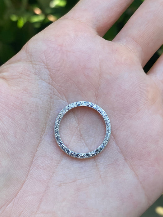 14k white gold engraved eternity ring size 6.25