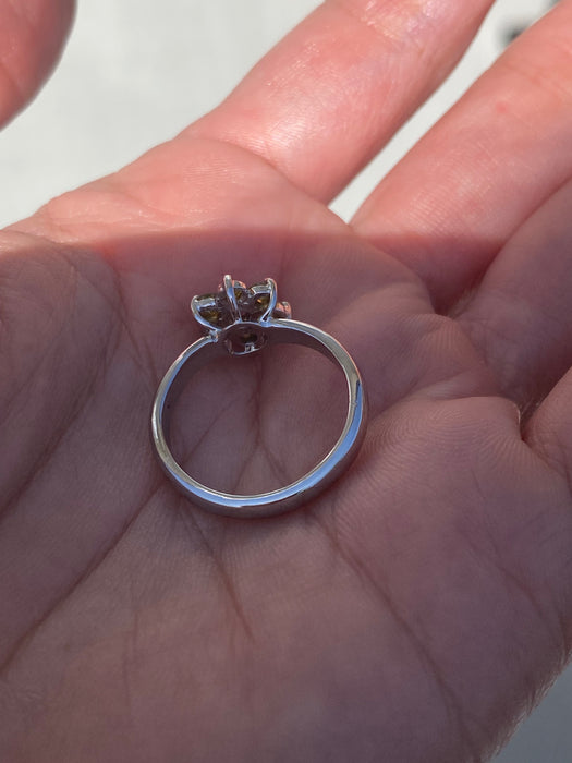 Vintage 14K White Gold Yellow Diamond Flower Ring – 0.90 TCW – Size 6.5