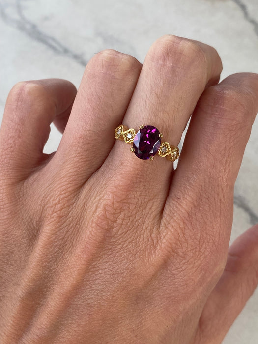 Vintage 18K Rhodolite Garnet & Diamond Floral Ring