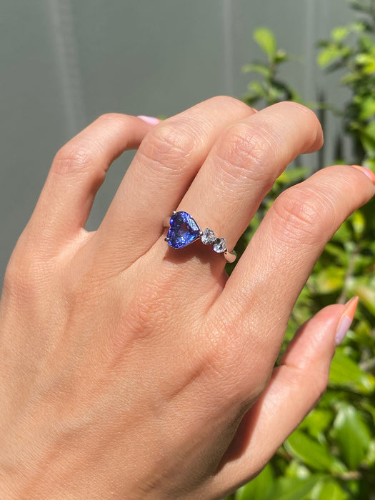Platinum blue sapphire diamond heart ring size 6.5