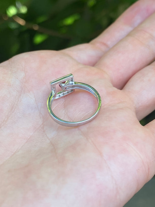 18k white gold diamond ruby heart ring size 5.5