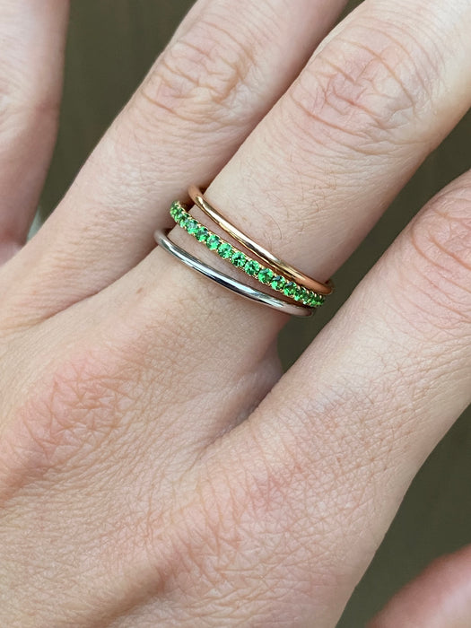 18k platinum 850 triple green garnet band ring