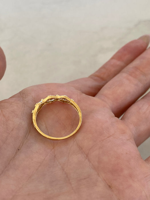 14K Gold Diamond Milgrain Scalloped Ring