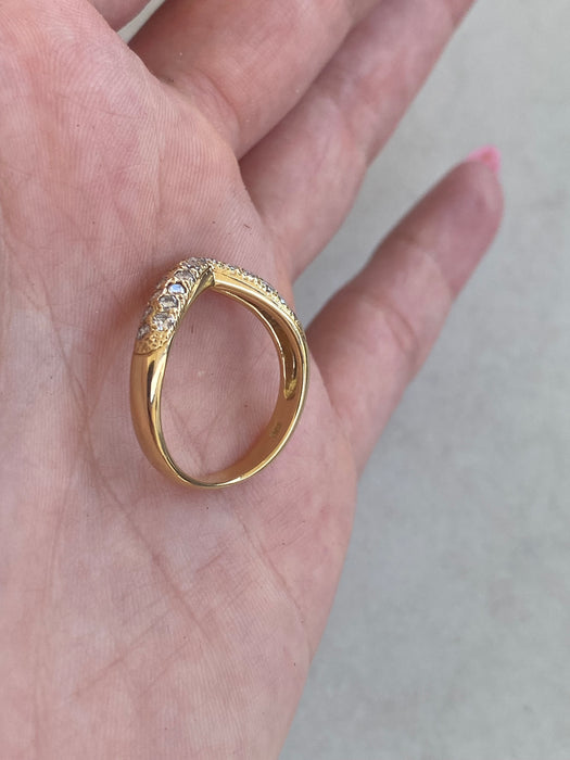 Vintage 18K Chevron Diamond Ring