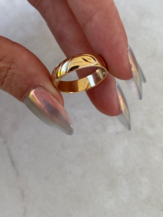 Vintage 14K Engraved Leaf Band Ring