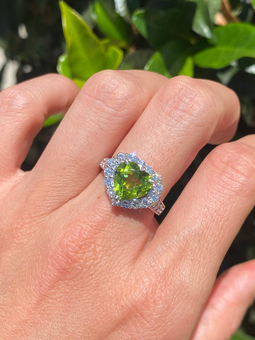 Platinum 950 peridot heart diamond ring size 6.5