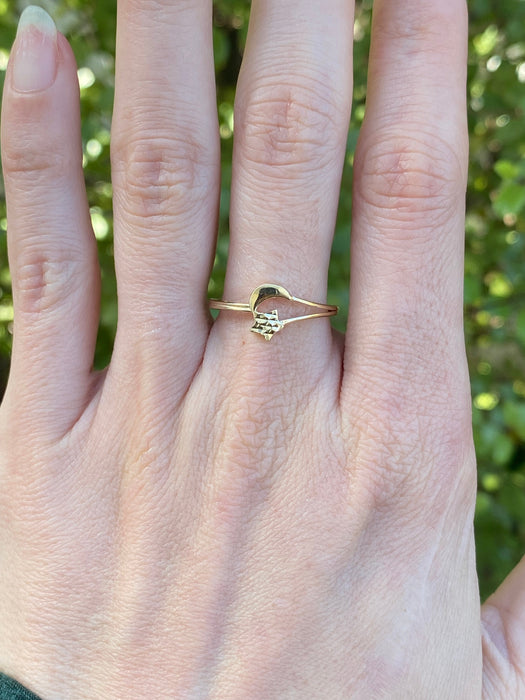 14k moon and fluted star ring