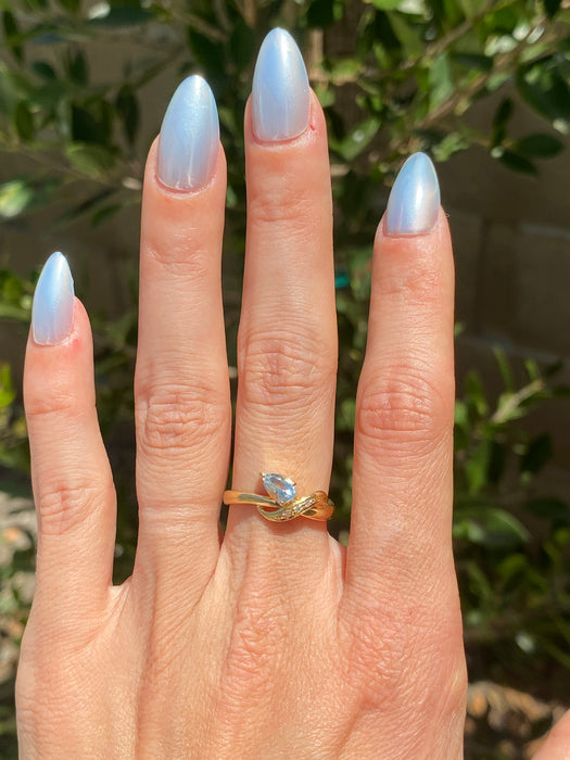 Vintage 18K Gold Aquamarine Pear & Diamond Wavy Ring
