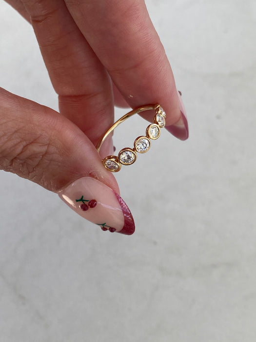 14K Gold Graduated Bezel-Set Lab Diamond Ring