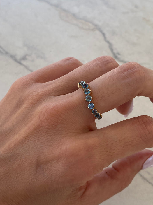 14K Gold 1.10 Carat London Blue Topaz Wavy Ring Size 6.25