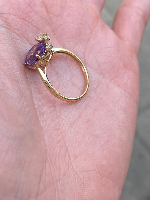 14K Gold Oval Amethyst Diamond Flower Ring