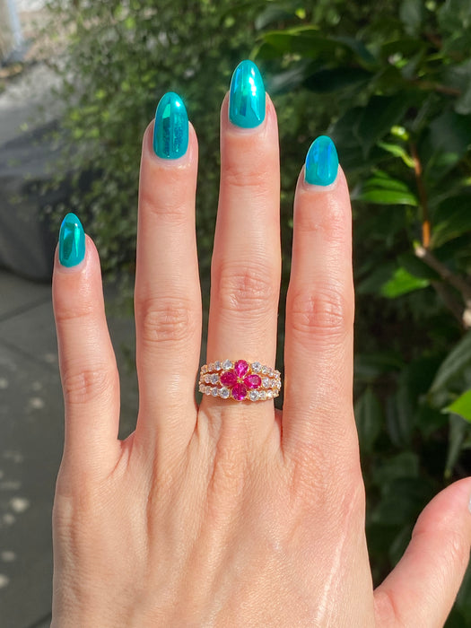 18k ruby and diamond flower ring size 6.5