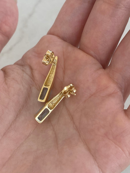 Vintage 14K Gold Blue Topaz Pointed Stud Earrings