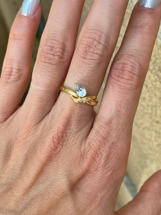 Vintage 18K Gold Aquamarine Pear & Diamond Wavy Ring