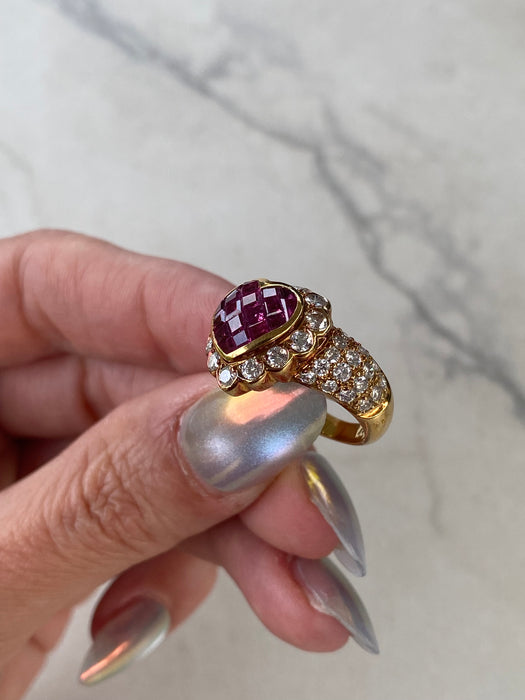 Vintage 18K Ruby & Diamond Heart Ring