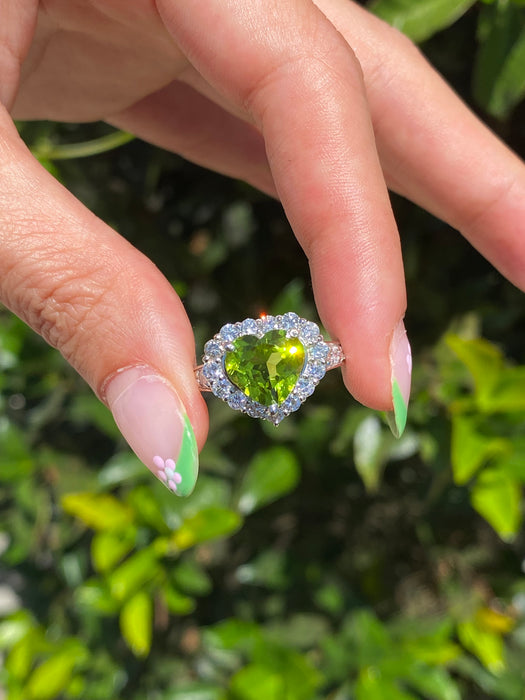 Platinum 950 peridot heart diamond ring size 6.5