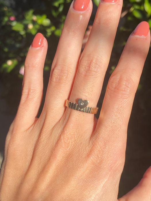 14k ribbed diamond heart ring size 6.75