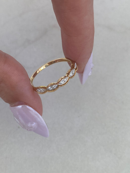 14K Natural Diamond Scalloped Ring