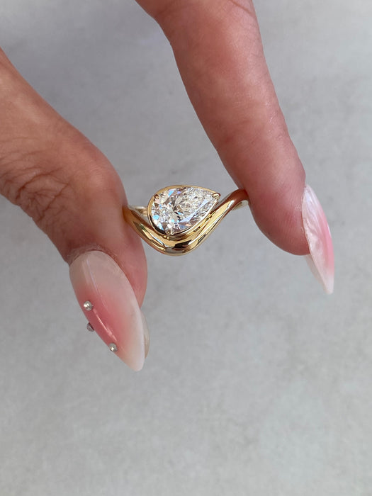 14K 1.51 TCW Lab Pear Diamond Wavy Band Size 7.5 - IGI Certified