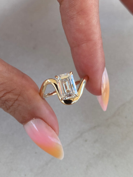 14K 2.04 Carat Wavy Emerald-Cut Lab Diamond Ring