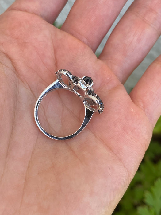 Vintage 18K White Gold Black & White Diamond Heart Bow Ring