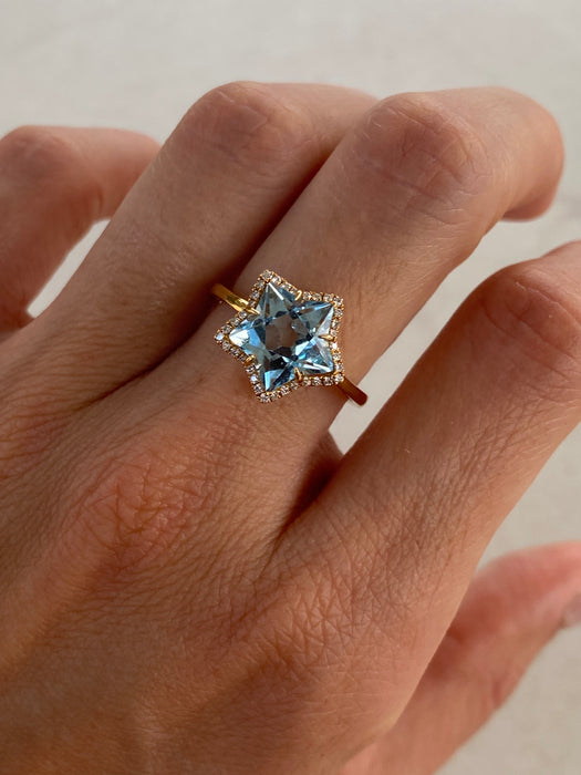 18K Gold Blue Topaz & Diamond Star Halo Ring