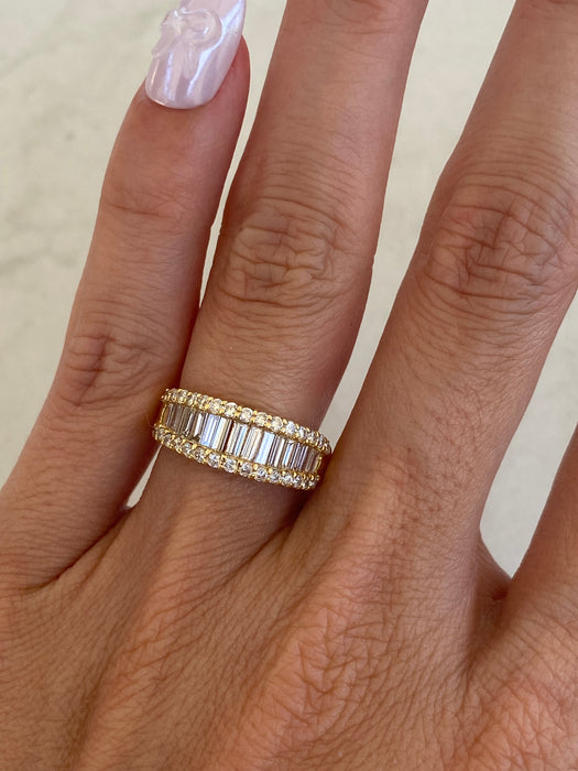 Vintage 18K Gold Baguette & Diamond Ring