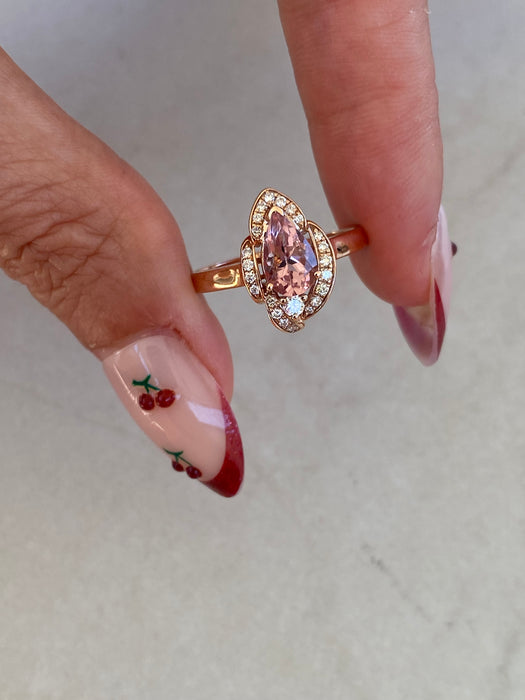 Vintage 18K Rose Gold Morganite & Diamond Ring