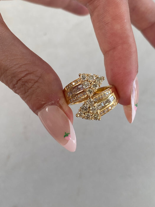 Vintage 18K Gold Diamond Arrow Ring – 1.66 TCW