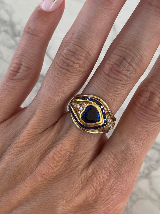 Vintage 18K Blue Sapphire Heart & Diamond Ring