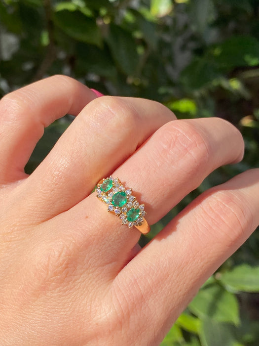 18k emerald diamond ring size 6