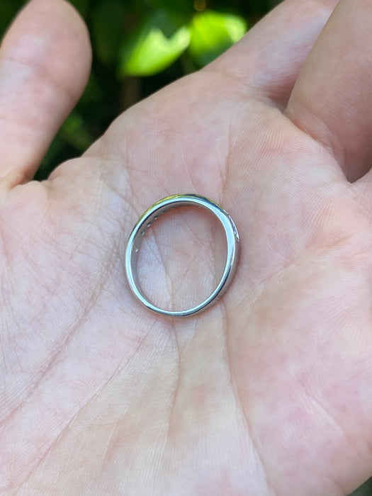 Platinum 0.25 tcw diamond ring size 6