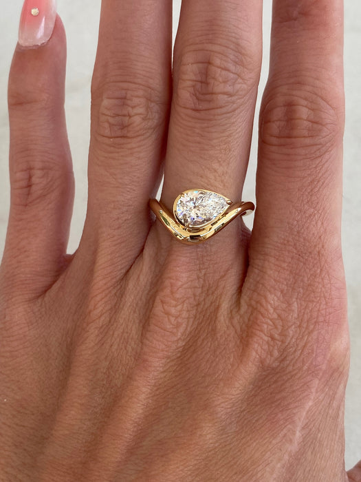 14K 1.51 TCW Lab Pear Diamond Wavy Band Size 7.5 - IGI Certified