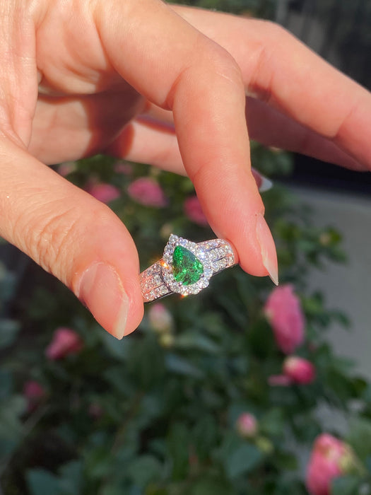 Platinum tsavorite garnet diamond ring size 7.5