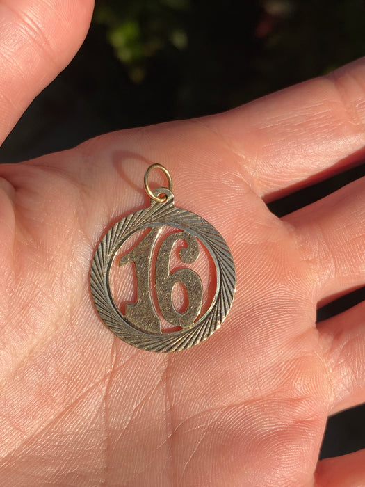 14k fluted number 16 pendant