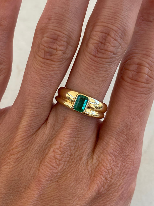 14K Gold Bezel Set Emerald Ring Size 6.5