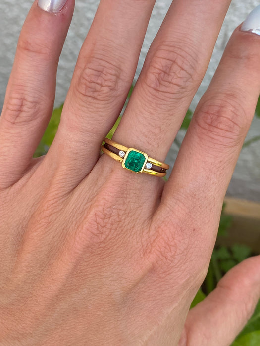 Vintage 18K Gold Bezel Set Emerald & Diamond Ring