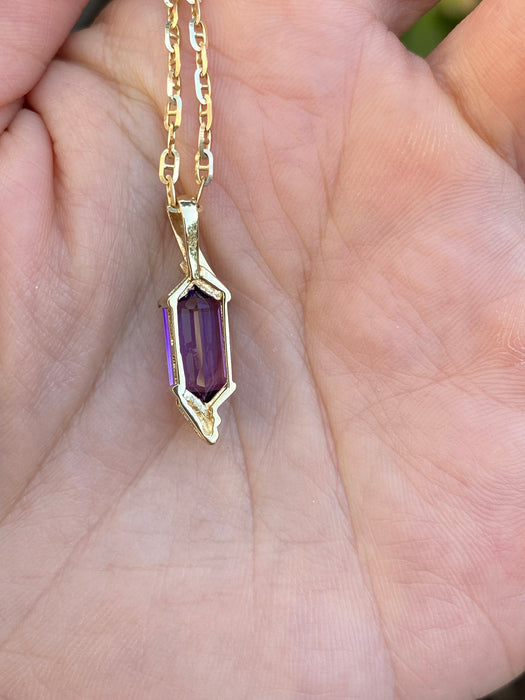 Vintage 14K Gold Specialty Cut Amethyst Pendant
