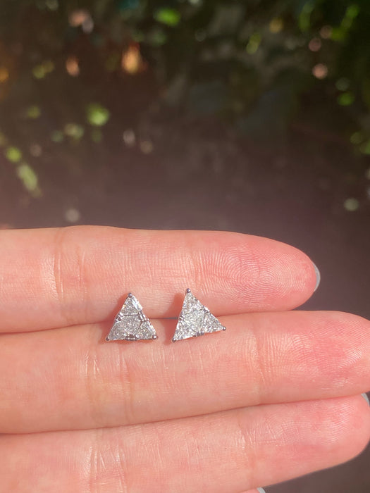 14k white gold 1 carat diamond trillion stud earrings