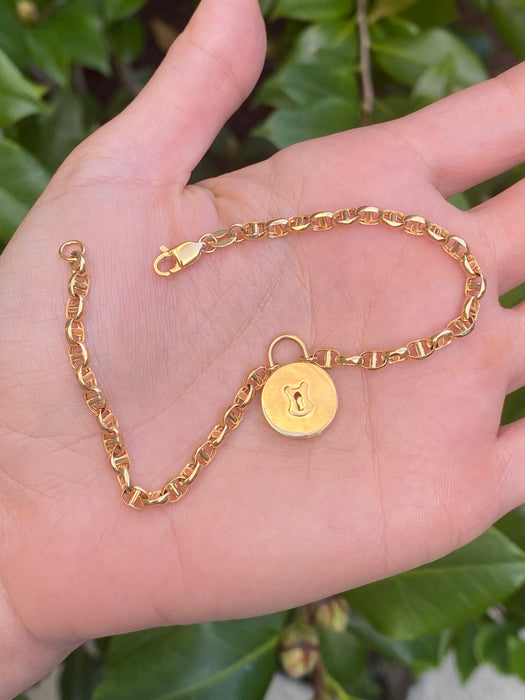 14k mariner bracelet with lock center