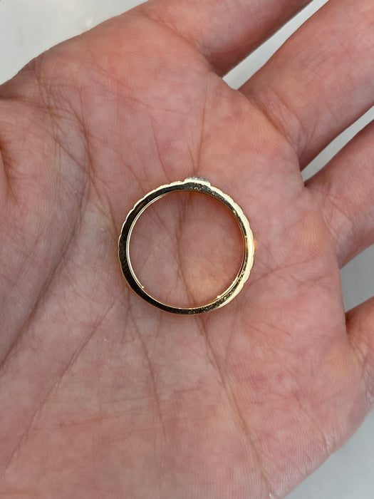 14K Gold Diamond Studded Band – 4mm Wide, Size 6.5