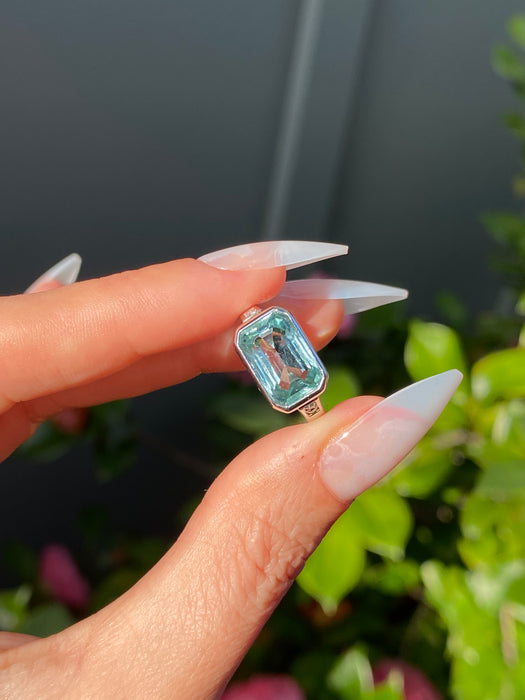 Platinum 900 bezel set aquamarine diamond ring size 6