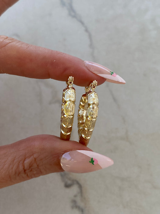 14K Gold Bamboo-Style Heart Hoop Earrings